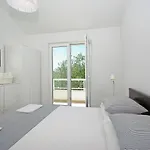 Dado * 泽斯特拉格